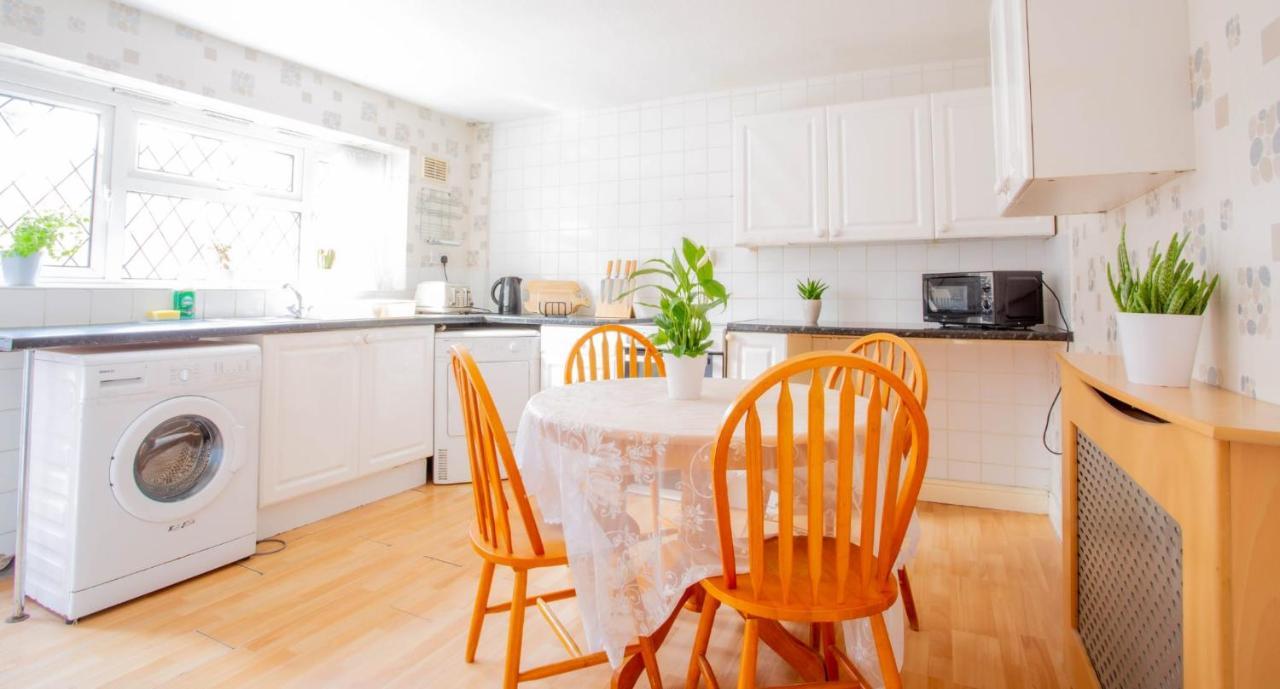 Room Near To Birmingham City Centre With Parking Exterior photo