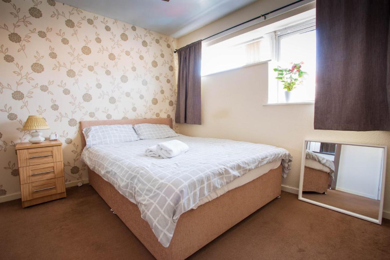 Room Near To Birmingham City Centre With Parking Exterior photo