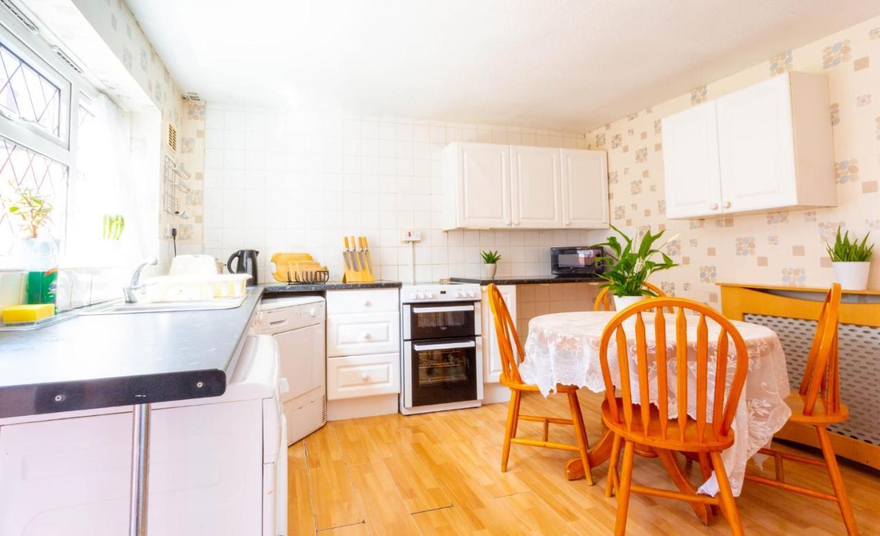 Room Near To Birmingham City Centre With Parking Exterior photo