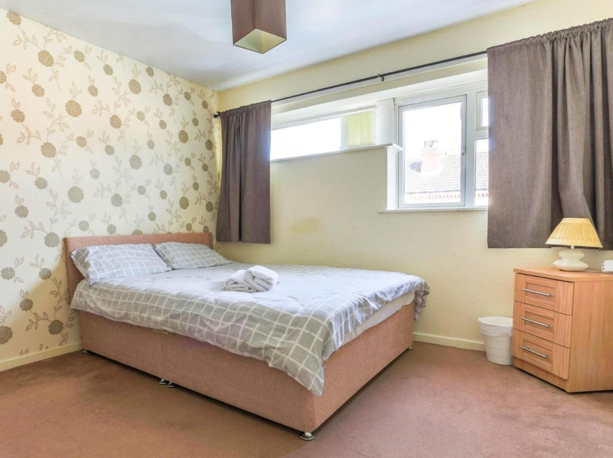 Room Near To Birmingham City Centre With Parking Exterior photo