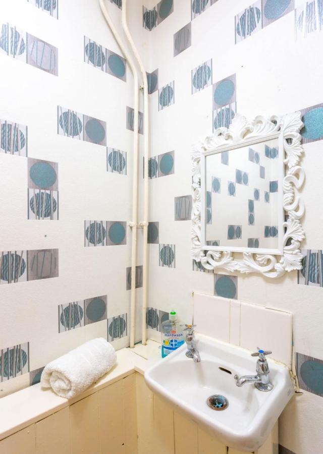 Room Near To Birmingham City Centre With Parking Exterior photo
