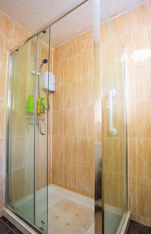 Room Near To Birmingham City Centre With Parking Exterior photo