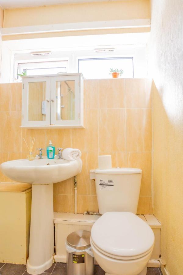 Room Near To Birmingham City Centre With Parking Exterior photo