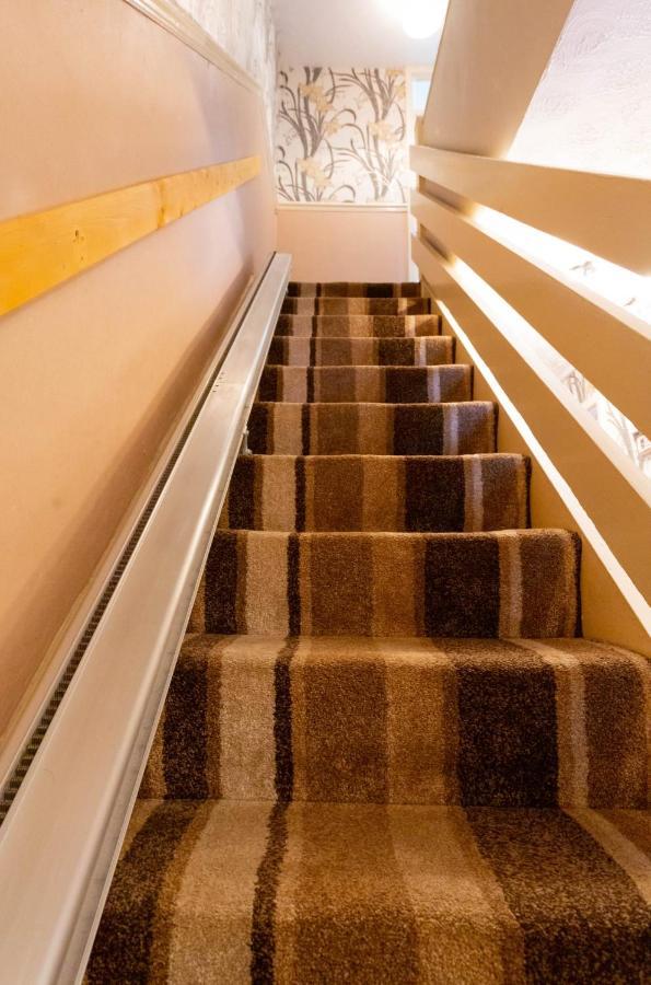 Room Near To Birmingham City Centre With Parking Exterior photo